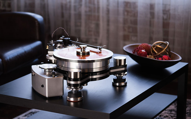 VPI Avenger Reference Turntable on a low table