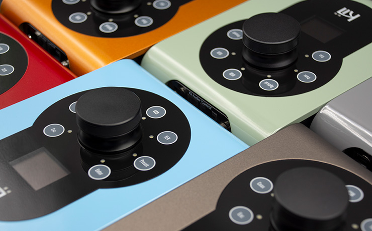 Six Kii Controller in different colours