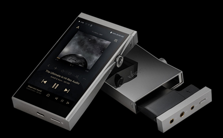 Astell & Kern SEM4 All-in-One Module with a portable Astell & Kern player