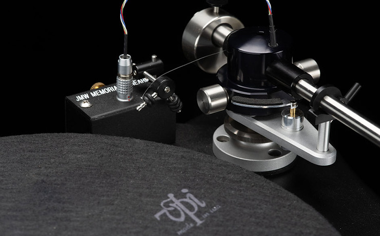 VPI Scout 21 Turntable close-up