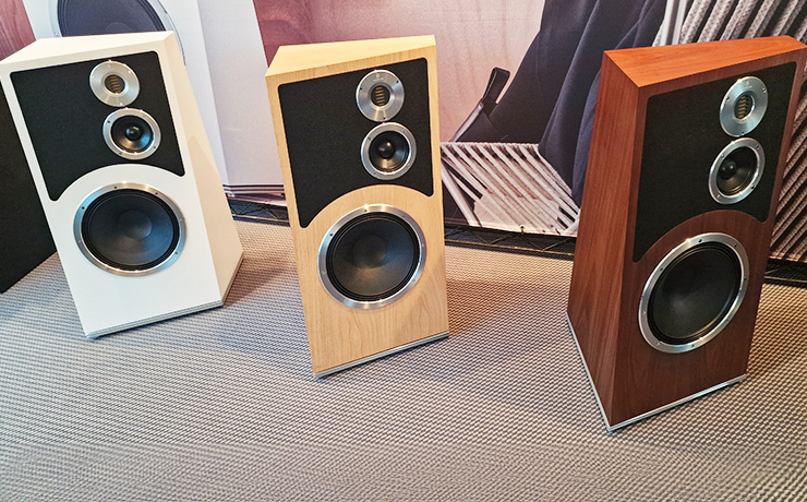 Three Audiovector Trapeze speakers lined up beside each other at the Munich 2024 HiFi Show