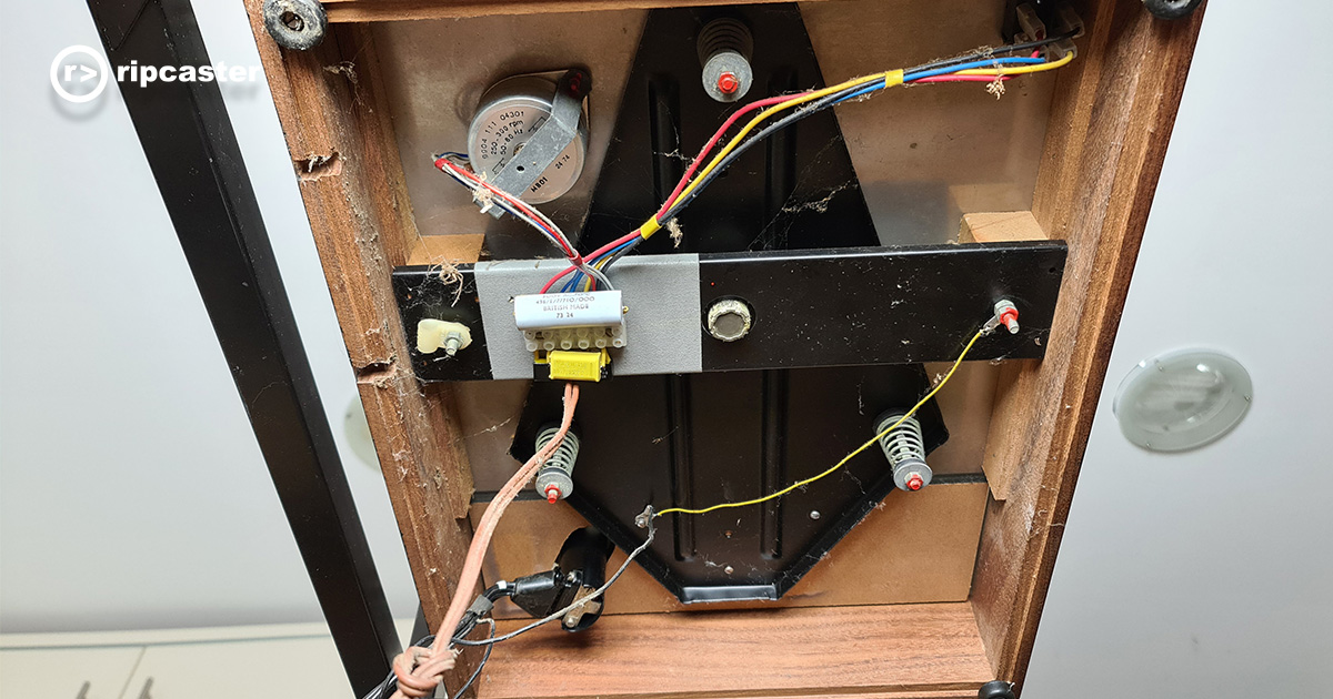 Early Sondek LP12 internals