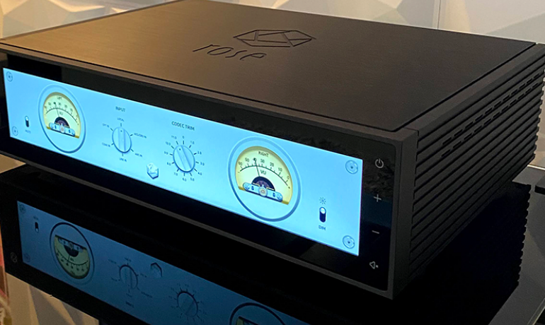 HiFi Rose RS150 Network Streamer, DAC and pre-amplifier in black showing VU meters