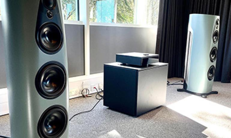 Linn 360 speakers and Klimax System Hub