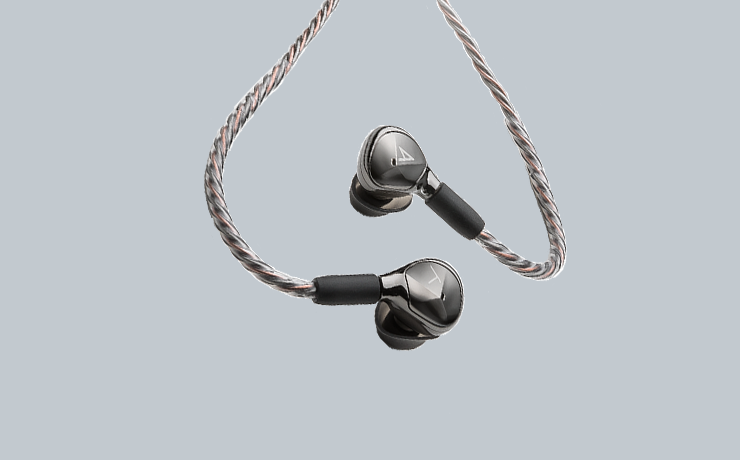 Astell & Kern AKT9iE earphones