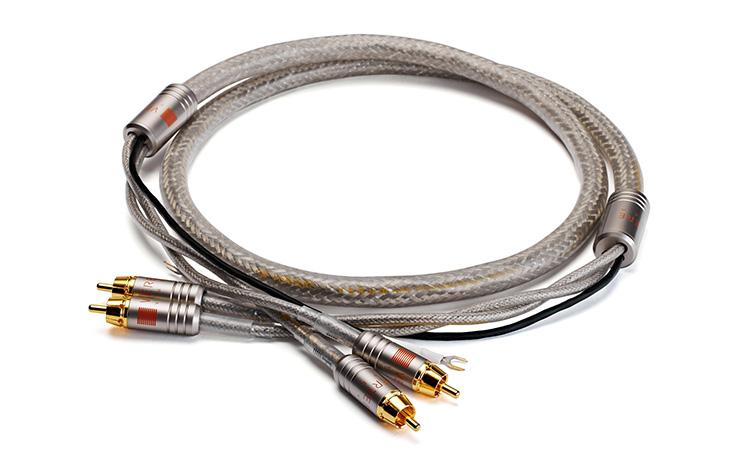 Vertere VeRum Solo Tonearm Cable on a white background