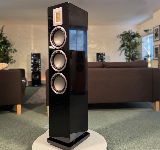 Audiovector QR5 Loudspeaker in black