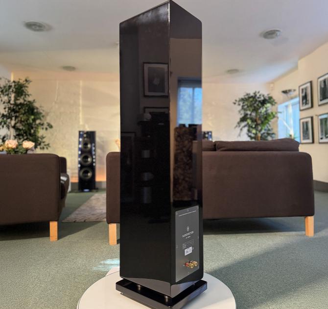 Audiovector QR5 Loudspeaker in black