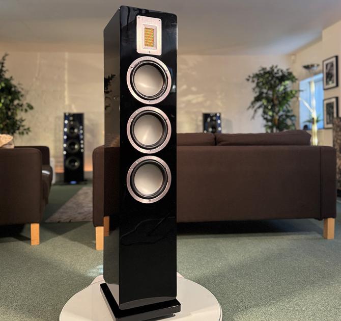 Audiovector QR5 Loudspeaker in black