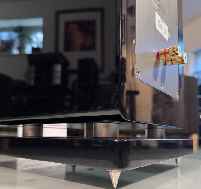 Audiovector QR5 Loudspeaker in black