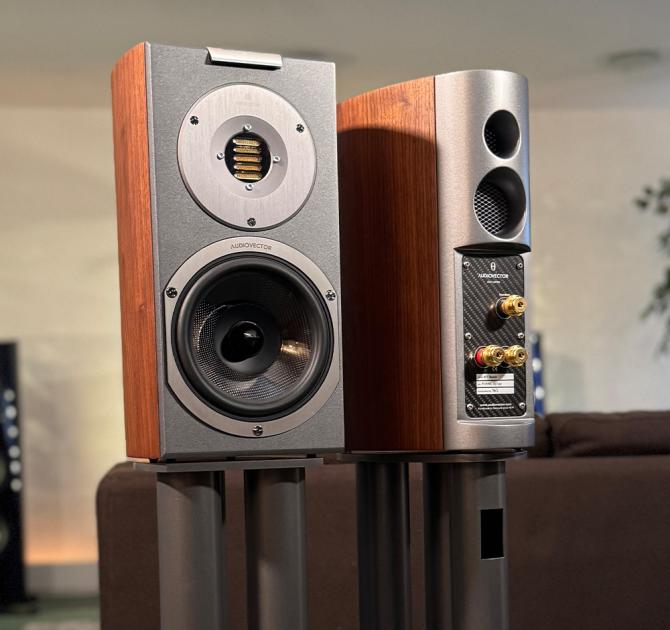 Audiovector R1 Arreté Loudspeakers