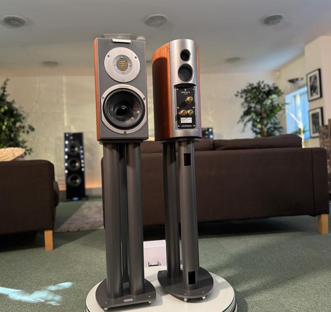 Audiovector R1 Arreté Loudspeakers