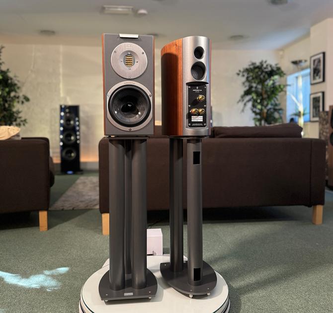 Audiovector R1 Arreté Loudspeakers