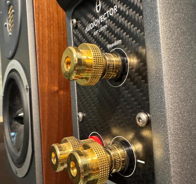 Audiovector R1 Arreté Loudspeakers