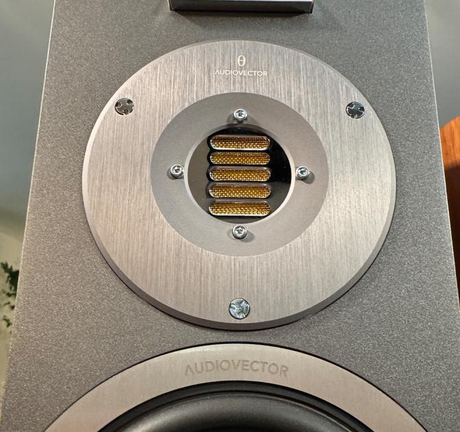 Audiovector R1 Arreté Loudspeakers