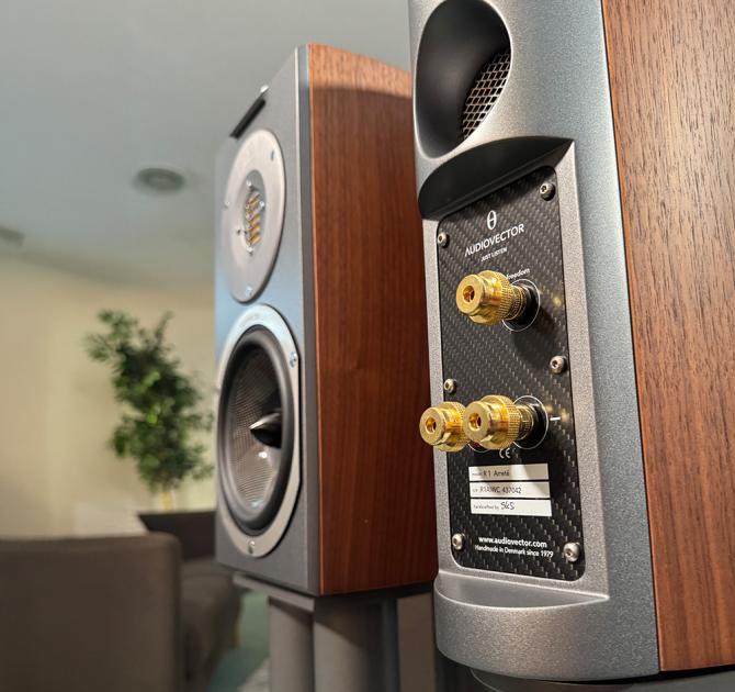 Audiovector R1 Arreté Loudspeakers