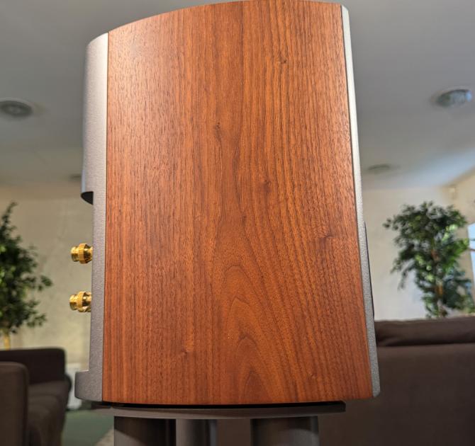 Audiovector R1 Arreté Loudspeakers