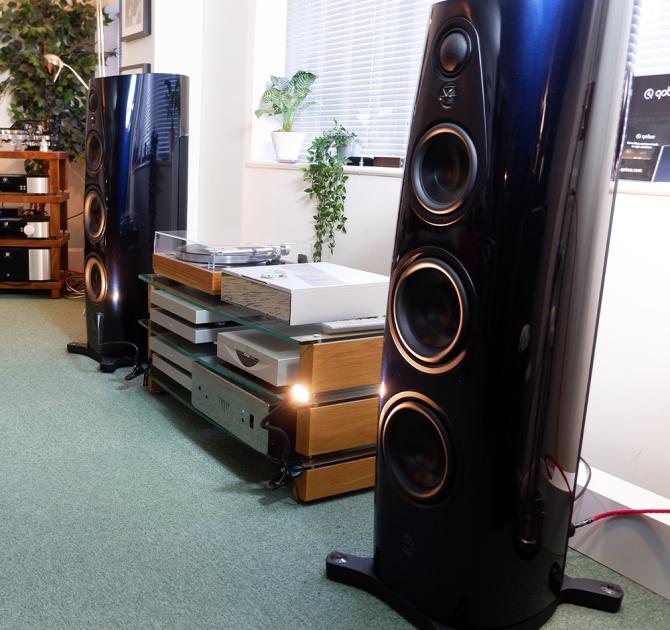 Linn 360 speakers in the ripcaster showroom.  Our 360s are the Heritage colour which is a dark blue.  We have other pieces of HiFi kit in this photo but the 360 is viewed in the foreground with it's twin in the background