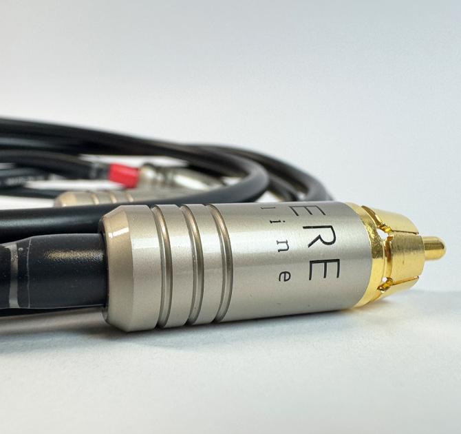 Vertere Blackline Interconnect Cable - close-up of one of the connectors