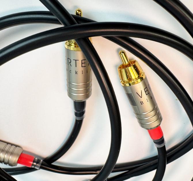 Vertere Blackline Interconnect Cable close view of two of the connectors