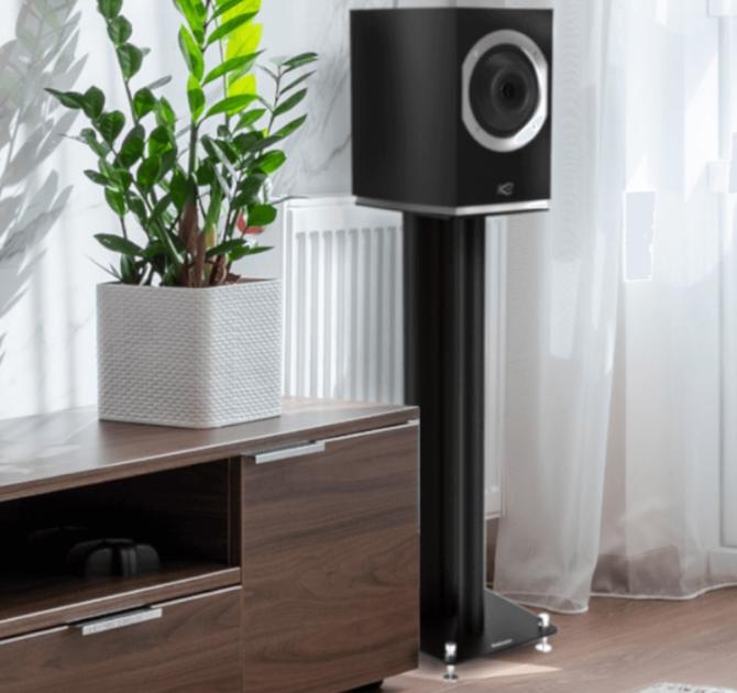 Cabasse Rialto speaker on the Floorstand in a living space