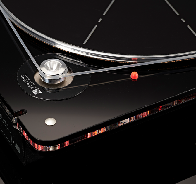 Vertere DG-1 Dynamic Groove Record Player close-up