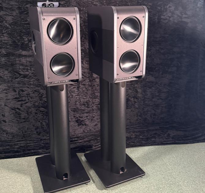 Kii Three System in black