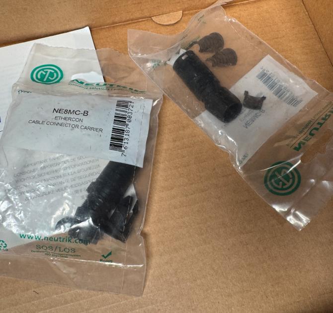 Linn Klimax ExaktBox bits that come with it