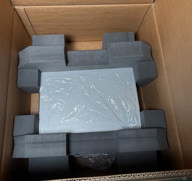 Linn Klimax ExaktBox a look at the unit inside it's packaging