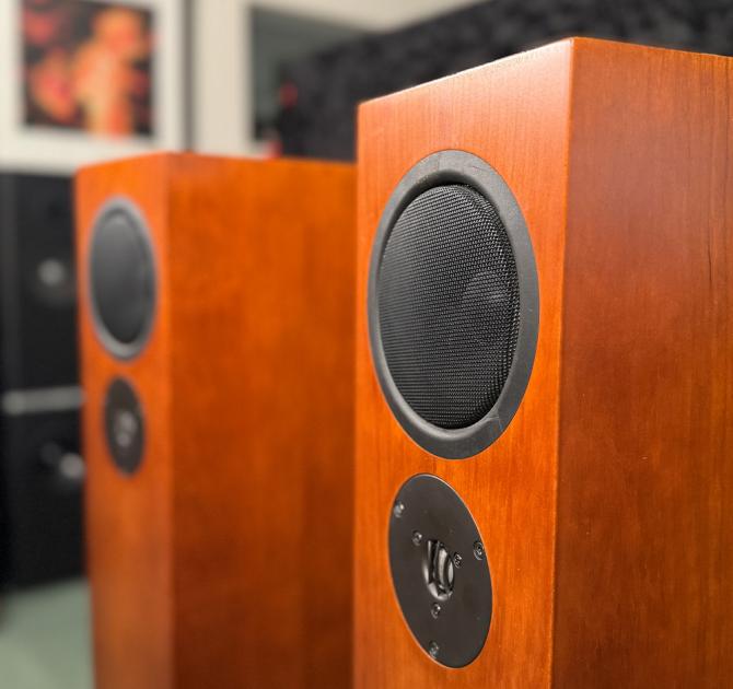 Linn AV5140 - Cherry Loudspeakers