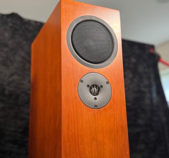 Linn AV5140 - Cherry Loudspeakers