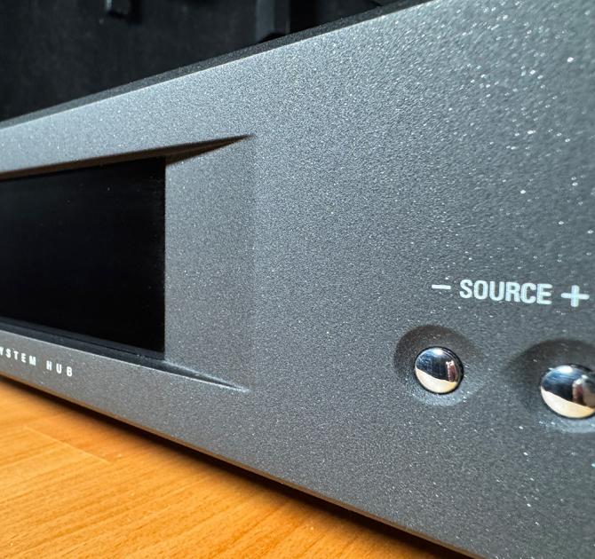Linn Akurate System Hub - Black