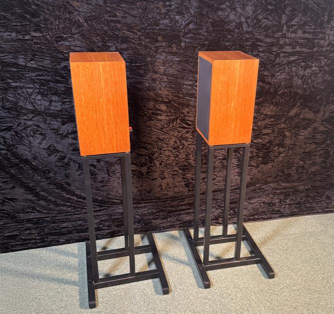 Linn Kan Speakers and Stands