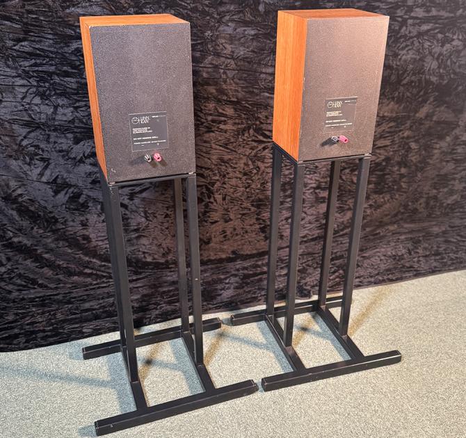 Linn Kan Speakers and Stands