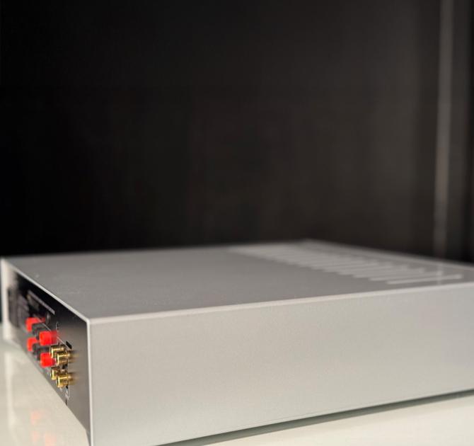 Linn LK140 Power Amplifier