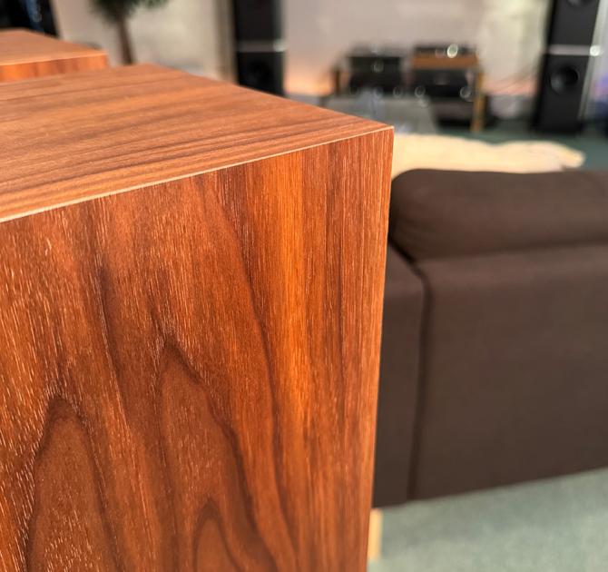 Linn Majik 109 Loudspeakers - in Walnut 
