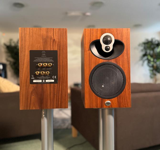Linn Majik 109 Loudspeakers - in Walnut 