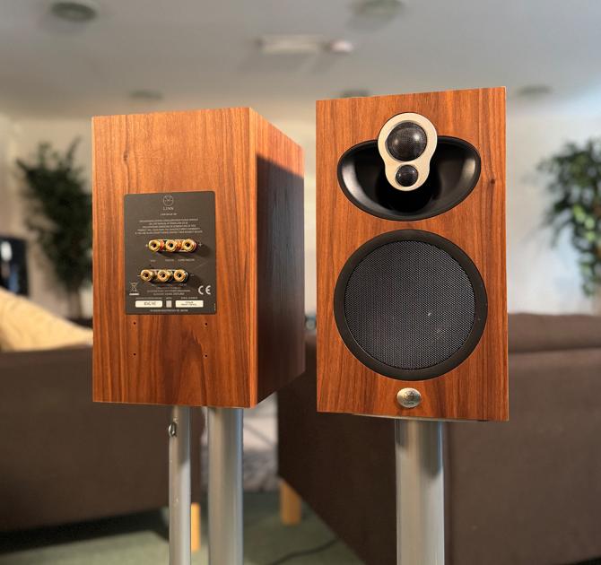 Linn Majik 109 Loudspeakers - in Walnut 