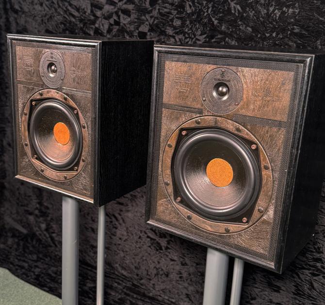 Linn Sara Speakers