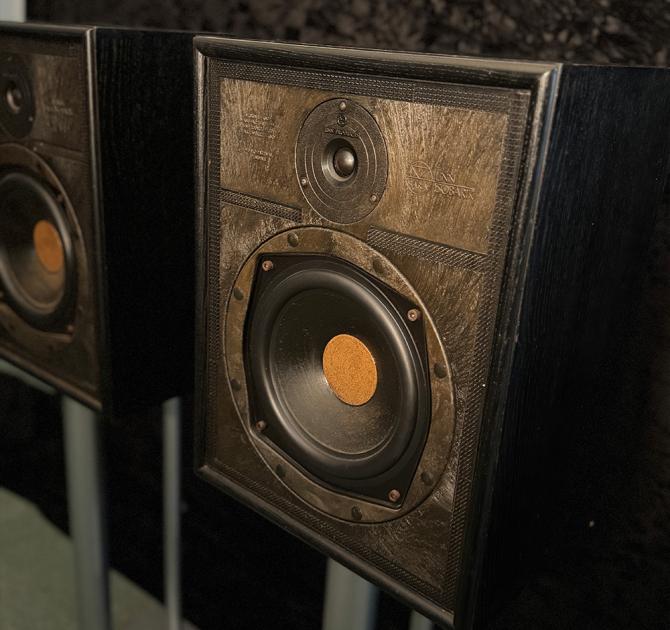 Linn Sara Speakers