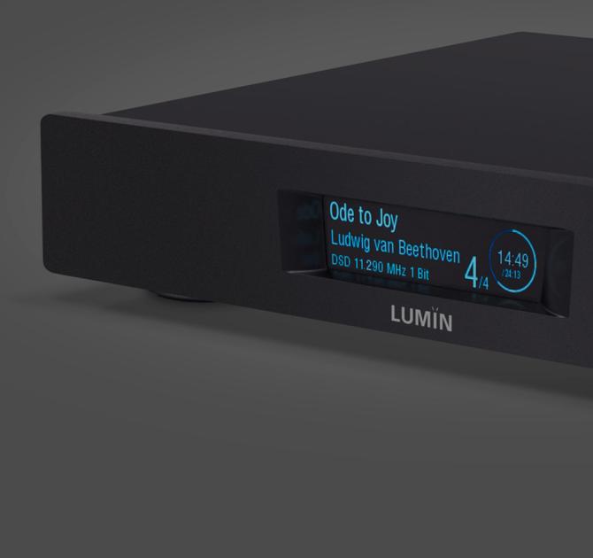 Lumin D3 Network Music Player closer view of the display