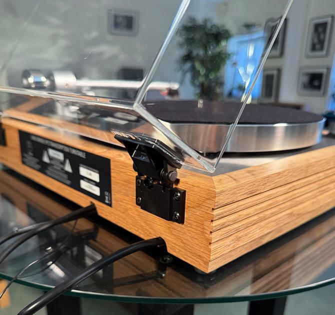 Linn Majik MM LP12 Fluted turntable in oak in the ripcaster showroom 