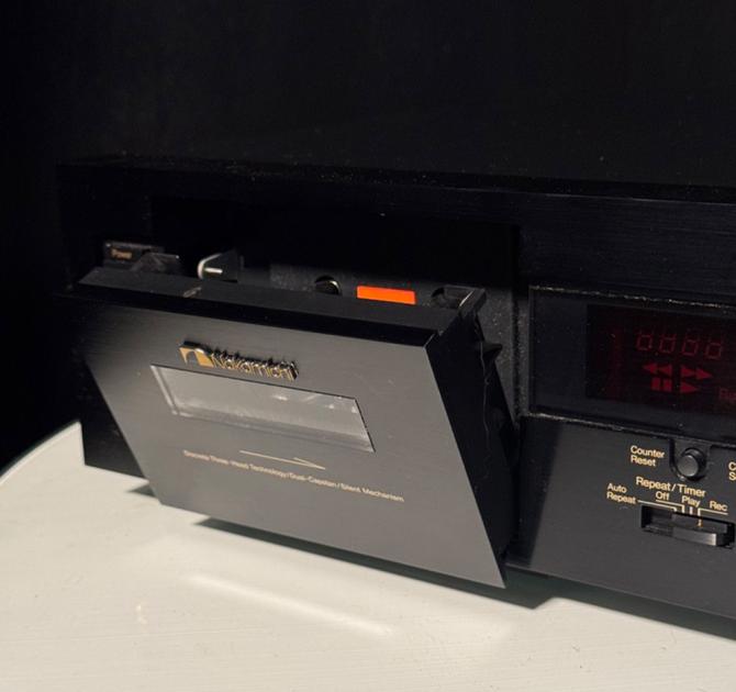 Nakamichi DR-10 Discrete Head Cassette Deck
