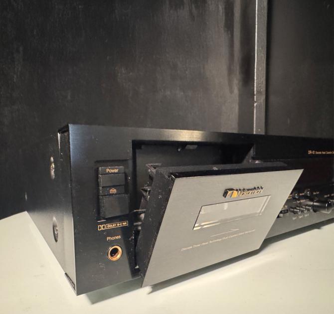 Nakamichi DR-10 Discrete Head Cassette Deck