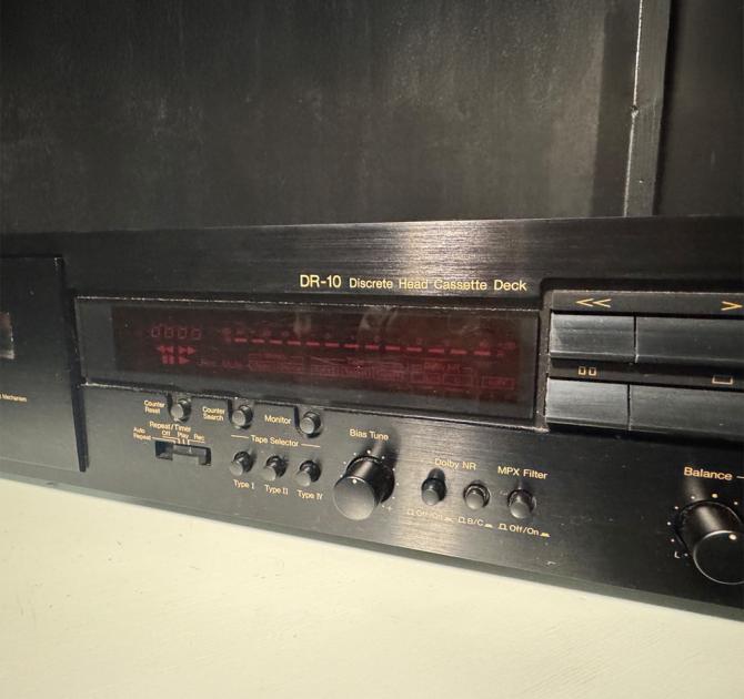 Nakamichi DR-10 Discrete Head Cassette Deck