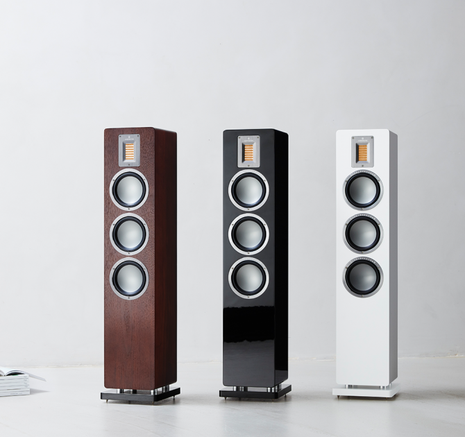 Audiovector QR5 in all three colours.