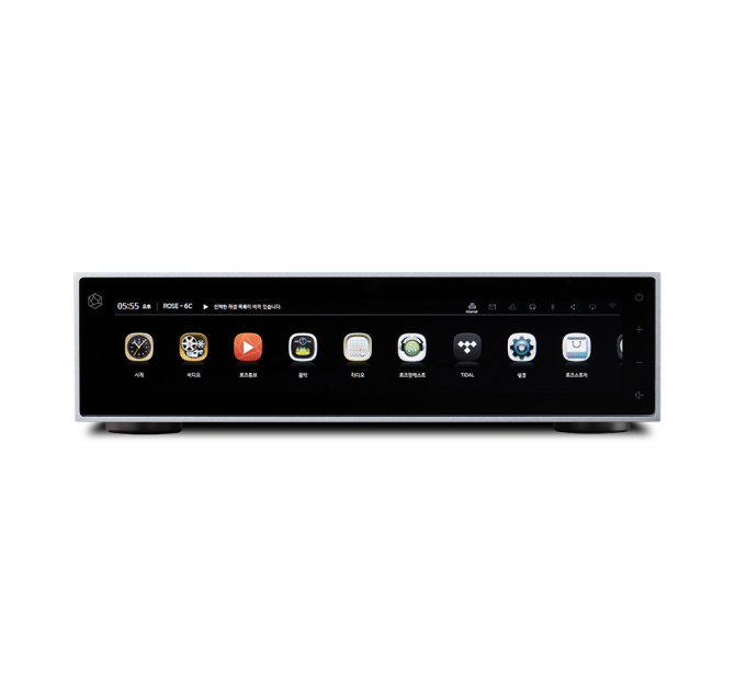 Rose RS150B Network Streamer, DAC and pre-amplifier front view