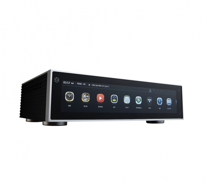 Rose RS150B Network Streamer, DAC and pre-amplifier side and front view
