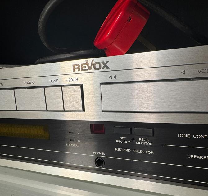 Revox Integrated Amplifier B150