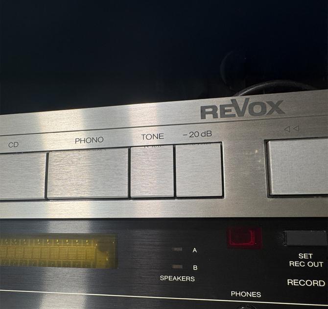 Revox Integrated Amplifier B150
